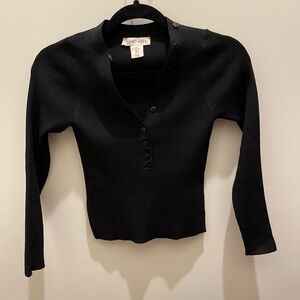 Ribbed quarter button down sweater.